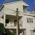 For 6 In Centar Makarská