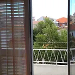 For 6 In Centar Makarská
