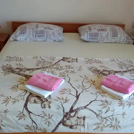 For 6 In Centar * Makarska