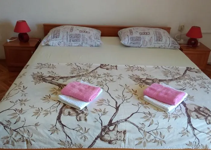 For 6 In Centar * Makarska