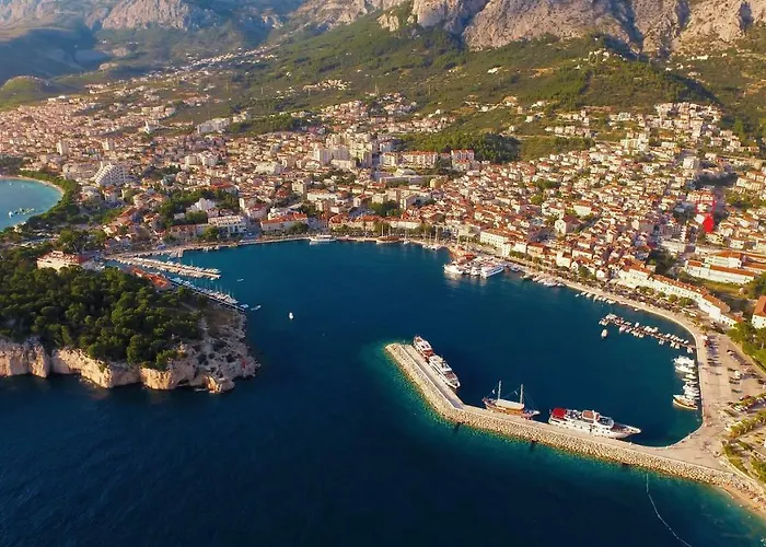 Appartement For 6 In Centar Makarska